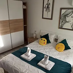 Comfortable Square Appartamento Bucarest